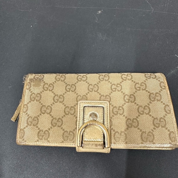 Gucci Accessories - Gucci wallet